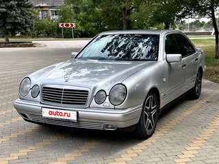 1998 Mercedes-Benz E-Класс 240 II (W210, S210), белый, 485000 рублей, вид 1