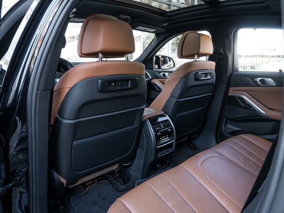 2021 BMW X6 40i III (G06), чёрный, 8380000 рублей - вид 10