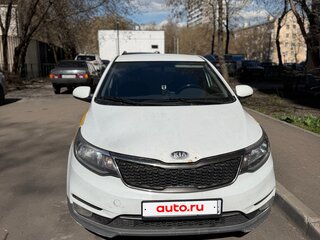 2017 Kia Rio III Рестайлинг, белый, 460000 рублей, вид 4