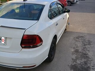 2017 Volkswagen Polo V Рестайлинг, жёлтый, 620000 рублей, вид 3