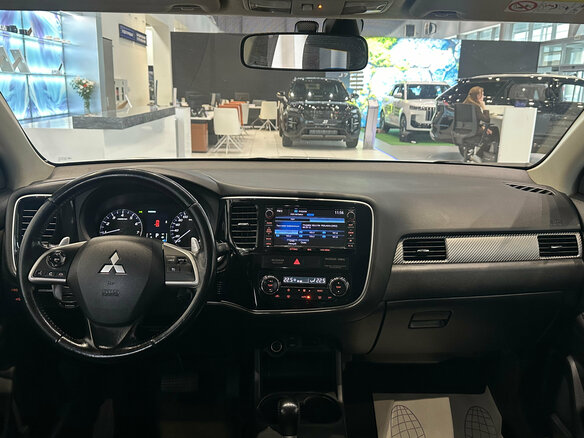 2014 Mitsubishi Outlander III Рестайлинг, белый, 1570000 рублей - вид 11