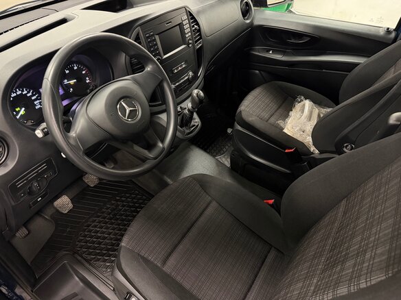2018 Mercedes-Benz Vito 114 CDI L3 III (W447), синий, 2950000 рублей - вид 14