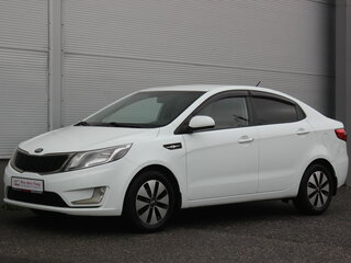 2013 Kia Rio III, белый, 690000 рублей, вид 5