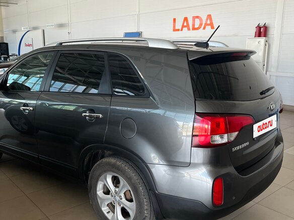 2017 Kia Sorento II Рестайлинг, серый, 1950000 рублей - вид 4