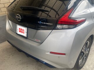 2018 Nissan Leaf II (ZE1), серебристый, 1800000 рублей, вид 4