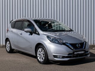 2017 Nissan Note e-Power II Рестайлинг, серебристый, 1499000 рублей, вид 1