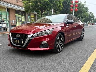 2022 Nissan Altima VI (L34), красный, 1700000 рублей, вид 1