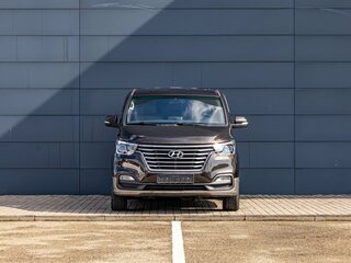 2018 Hyundai Grand Starex I Рестайлинг 2, серый, 2425000 рублей, вид 2