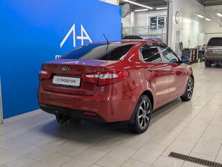 2014 Kia Rio 5-speed III, красный, 950000 рублей, вид 5