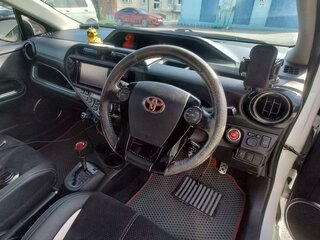 2014 Toyota Aqua I, белый, 910000 рублей, вид 4