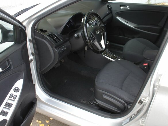 2011 Hyundai Solaris I, серебристый, 795000 рублей - вид 13