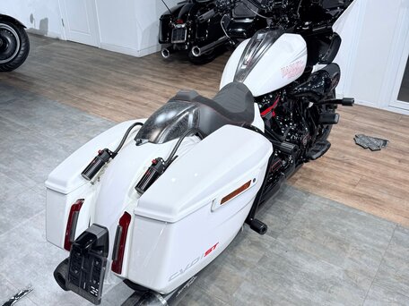2024 Harley-Davidson CVO Road Glide ST, белый, 4899000 рублей, вид 5