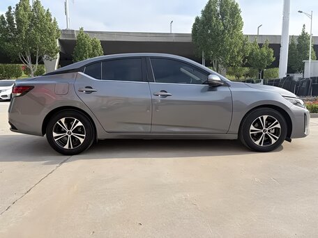 2023 Nissan Sylphy IV (B18) Рестайлинг, серый, 1400000 рублей, вид 3