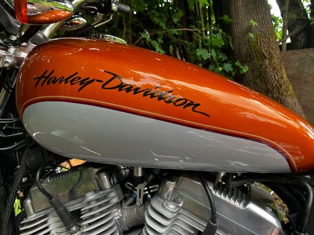 2014 Harley-Davidson Sportster 883, оранжевый, 925000 рублей, вид 4