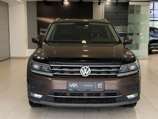 2018 Volkswagen Tiguan II, коричневый, 2097000 рублей, вид 2