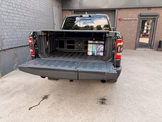 2023 Ram 1500 Quad Cab V, чёрный, 6680000 рублей, вид 5