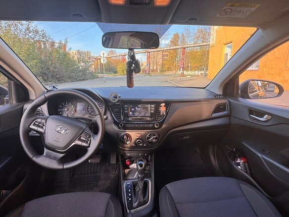 2017 Hyundai Solaris II, чёрный, 1050000 рублей - вид 17