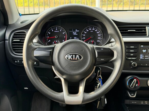 2018 Kia Rio IV, серебристый, 1209000 рублей - вид 11