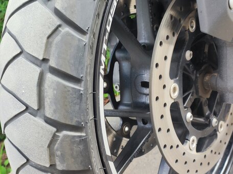 2016 Yamaha MT-09 Tracer (FJ-09), серый, 700000 рублей, вид 2