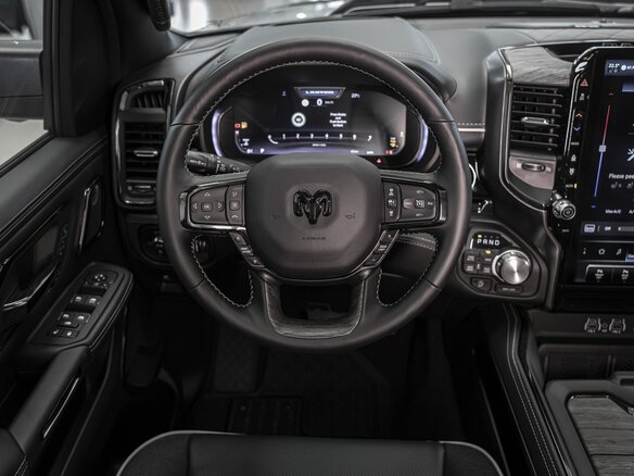 2026 Ram 1500 Crew Cab V Рестайлинг, серебристый, 9390000 рублей - вид 33