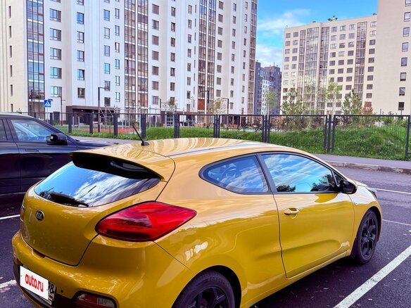 2015 Kia Ceed II Рестайлинг, жёлтый, 1220000 рублей - вид 3