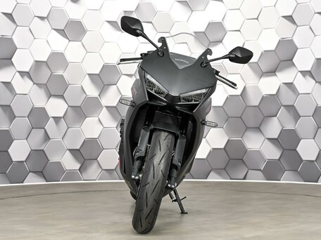 2025 Honda CBR 650R, чёрный, 1239000 рублей, вид 5