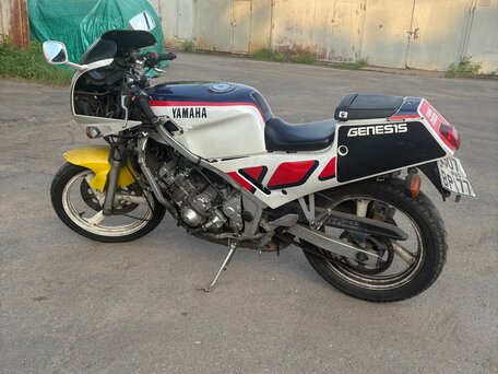 1988 Yamaha FZR250, белый, 119000 рублей, вид 4