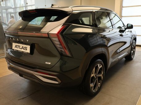 2026 Geely Atlas II, зелёный, 3449990 рублей, вид 4