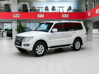 2018 Mitsubishi Pajero IV Рестайлинг 2, белый, 2940000 рублей, вид 1