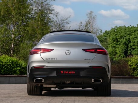 2025 Mercedes-Benz GLE Coupe 300 d II (C167) Рестайлинг, серебристый, 13300000 рублей, вид 3