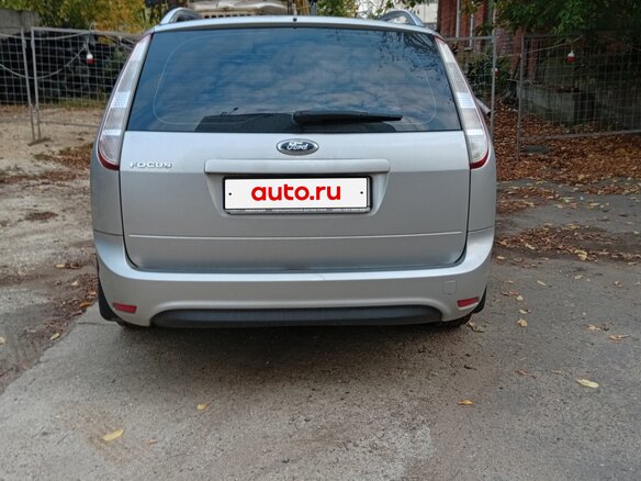 2010 Ford Focus II Рестайлинг, серый, 790000 рублей - вид 3