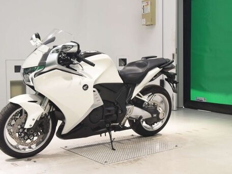 2010 Honda VFR 1200, белый, 700000 рублей, вид 2