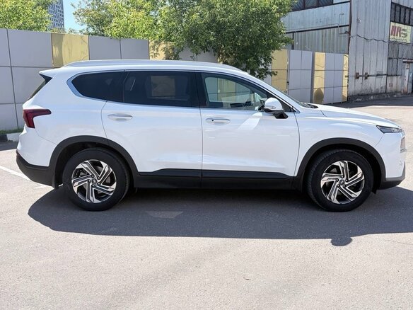 2022 Hyundai Santa Fe IV Рестайлинг, белый, 3999999 рублей - вид 2