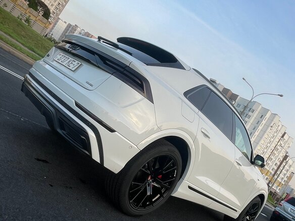 2020 Audi Q8 55 TFSI I (4M), белый, 5400000 рублей - вид 9