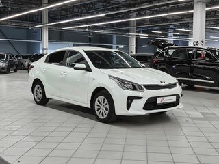 2017 Kia Rio IV, белый, 819000 рублей, вид 2