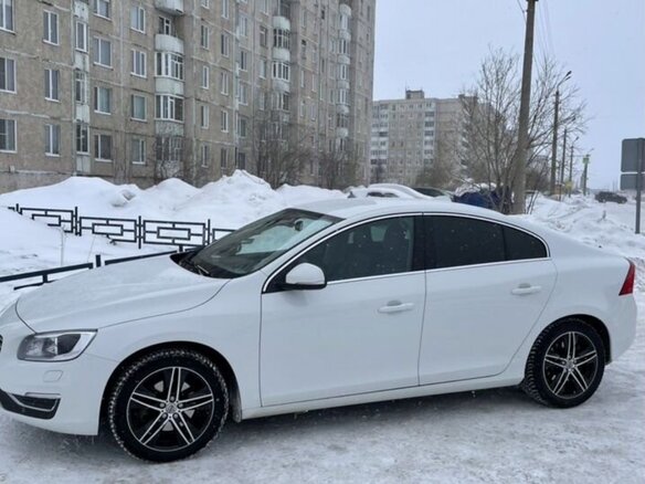 2018 Volvo S60 II Рестайлинг, белый, 2000000 рублей - вид 5