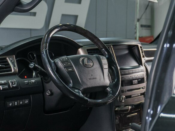 2015 Lexus LX 570 III Рестайлинг, чёрный - вид 13