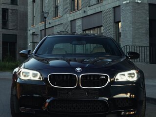 2013 BMW M5 V (F10), синий, 3800000 рублей, вид 2