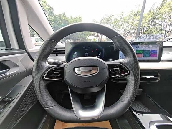 2024 Geely Geometry E 39.4 kWh, белый - вид 8