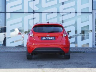 2017 Ford Fiesta Mk6 Рестайлинг, красный, 836000 рублей, вид 4