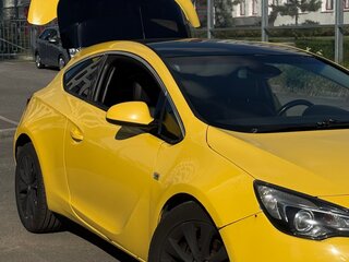 2013 Opel Astra GTC J Рестайлинг, жёлтый, 600000 рублей, вид 4
