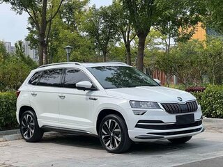 2023 Skoda Karoq I Рестайлинг, белый, 1780000 рублей, вид 3