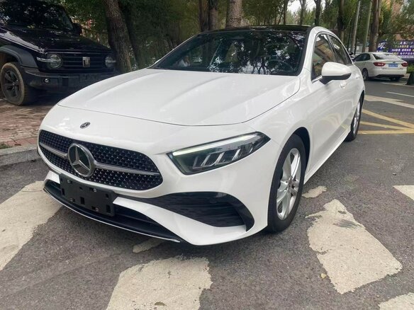2023 Mercedes-Benz A-Класс 180 IV (W177) Рестайлинг, белый, 1630000 рублей
