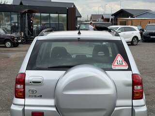 2004 Toyota RAV4 II (XA20) Рестайлинг, серебристый, 620000 рублей, вид 2