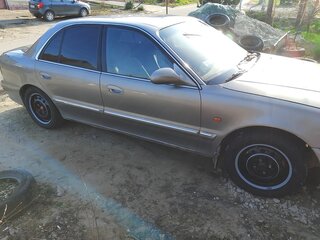1997 Hyundai Sonata III Рестайлинг, серый, 140000 рублей, вид 3
