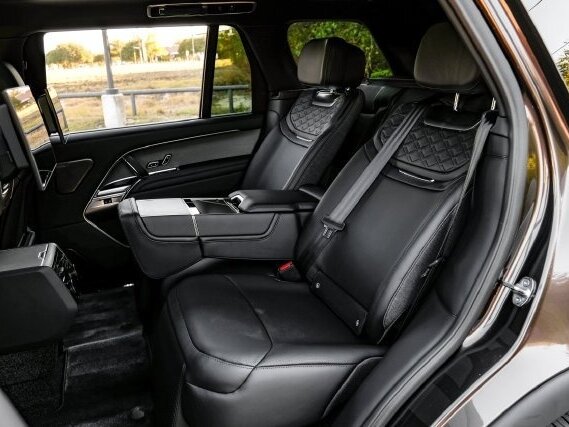 2026 Land Rover Range Rover P615 MHEV Long V, зелёный, 31273020 рублей - вид 15