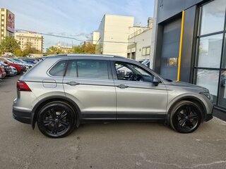 2021 Volkswagen Tiguan II Рестайлинг, серый, 2795000 рублей, вид 4