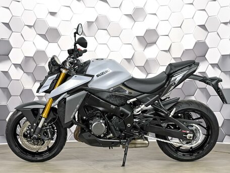 2022 Suzuki GSX-S 1000, серый, 1099000 рублей, вид 4