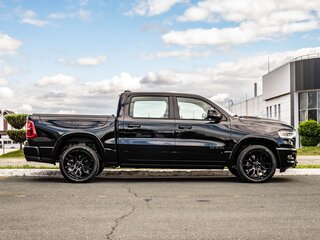 2026 Ram 1500 Crew Cab V Рестайлинг, чёрный, 12115500 рублей, вид 4
