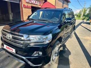 2015 Toyota Land Cruiser 200 Series Рестайлинг 2, чёрный, 5600000 рублей, вид 3